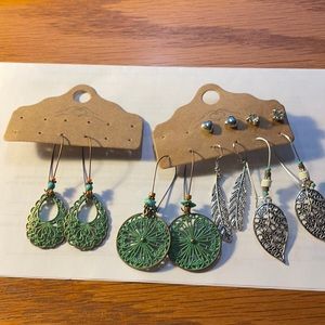 Western style pierced earrings